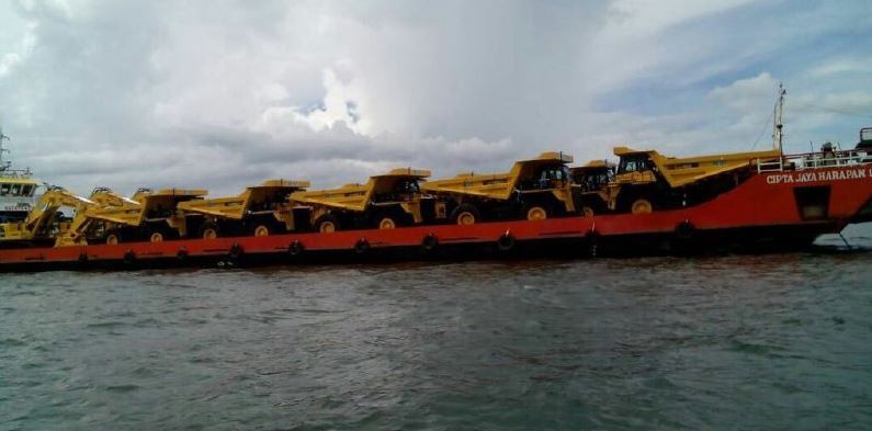 Kapal LCT Cipta Harapan IX Pengangkut Kendaraan Alat Berat Tenggelam di Perairan Karimunjawa