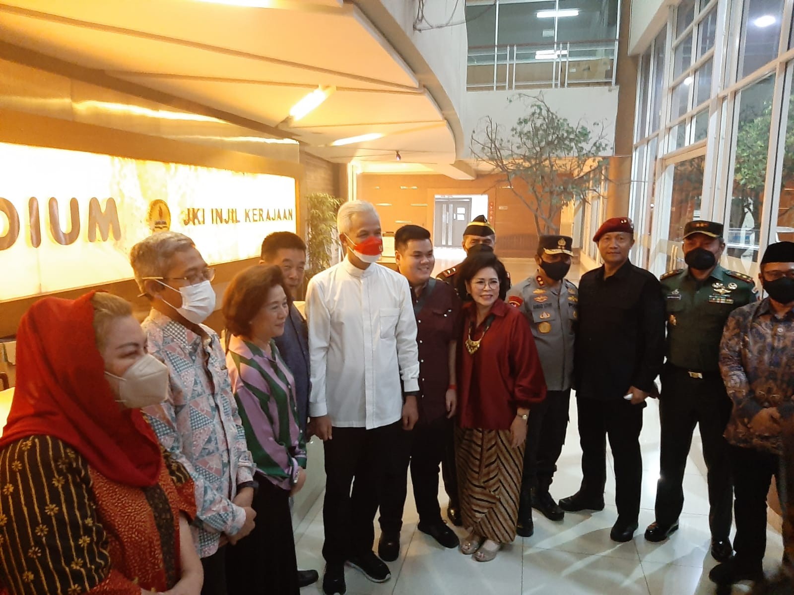 Malam Natal, Ganjar Kunjungi Sejumlah Gereja