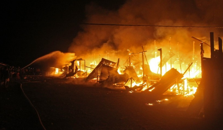 Pasar Projo Semarang Terbakar,  Enam Kios Ludes